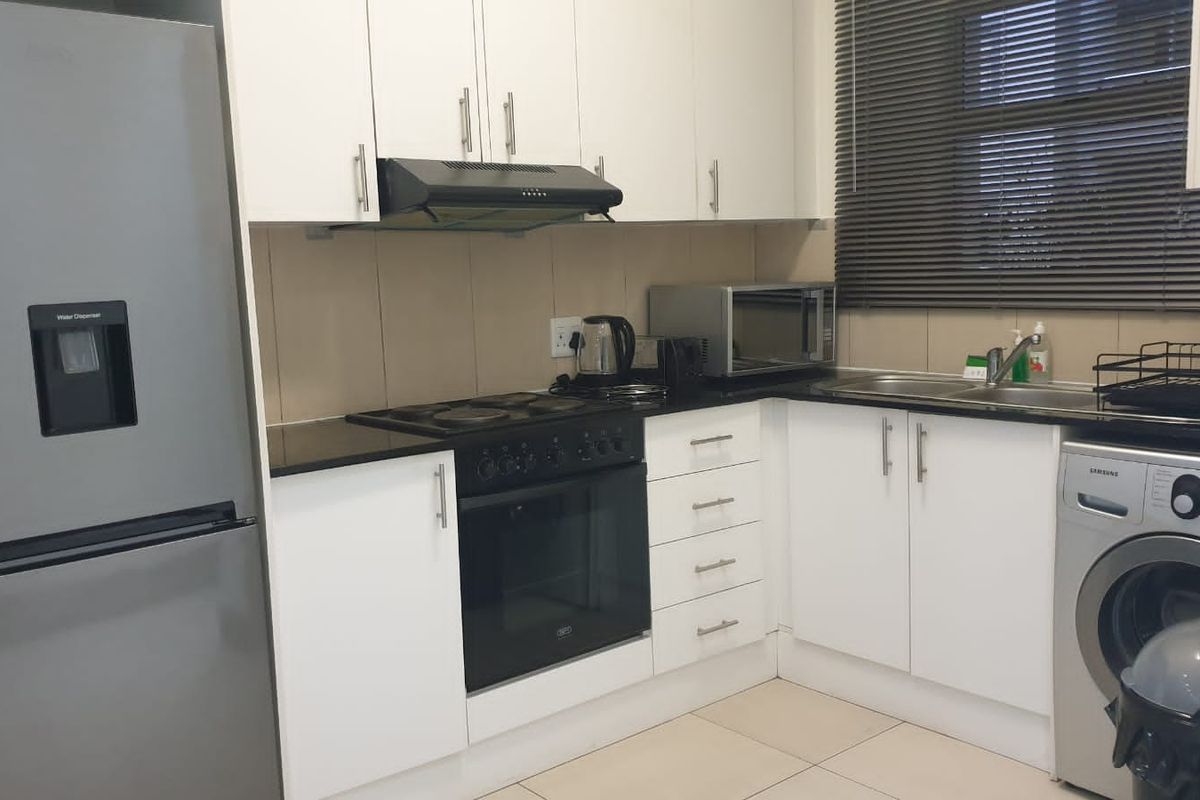 Prime  Property Presents A Stunning Two Bedroom Apartment Situated In Umhlanga Ridge For Sale - Photo 3