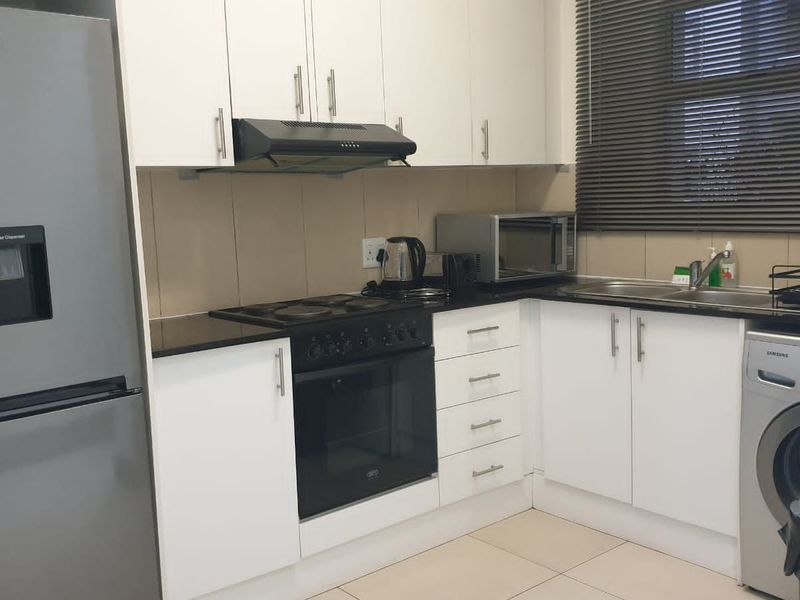 Prime  Property Presents A Stunning Two Bedroom Apartment Situated In Umhlanga Ridge For Sale - Photo 3