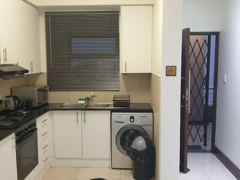 Prime  Property Presents A Stunning Two Bedroom Apartment Situated In Umhlanga Ridge For Sale - Photo 2