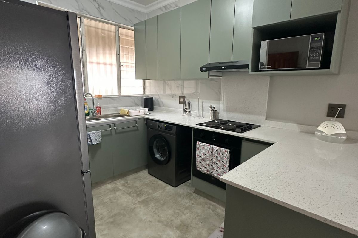 Spacious 2 Bedroom Apartment - Photo 4