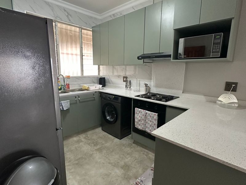 Spacious 2 Bedroom Apartment - Photo 4