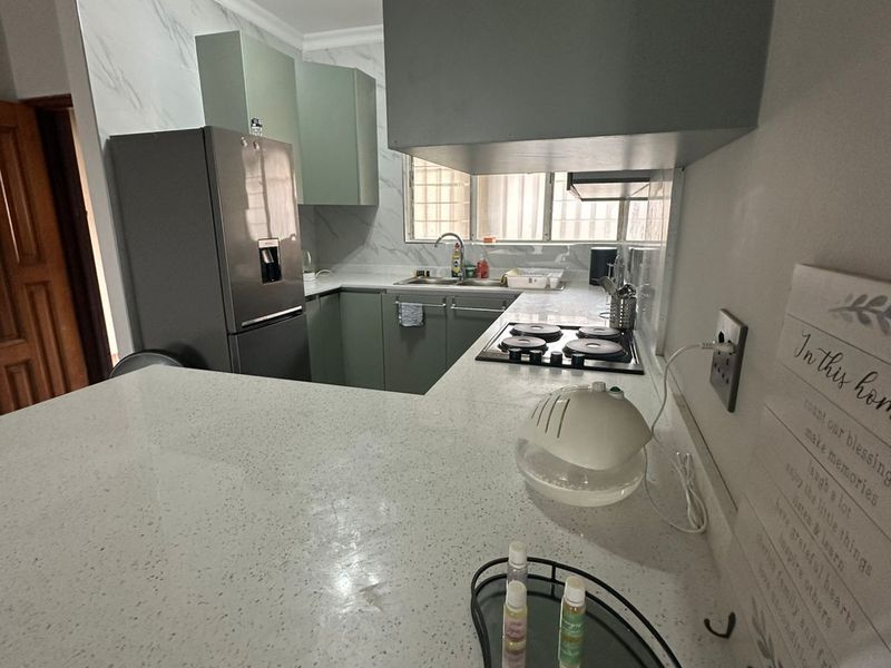 Spacious 2 Bedroom Apartment - Photo 3