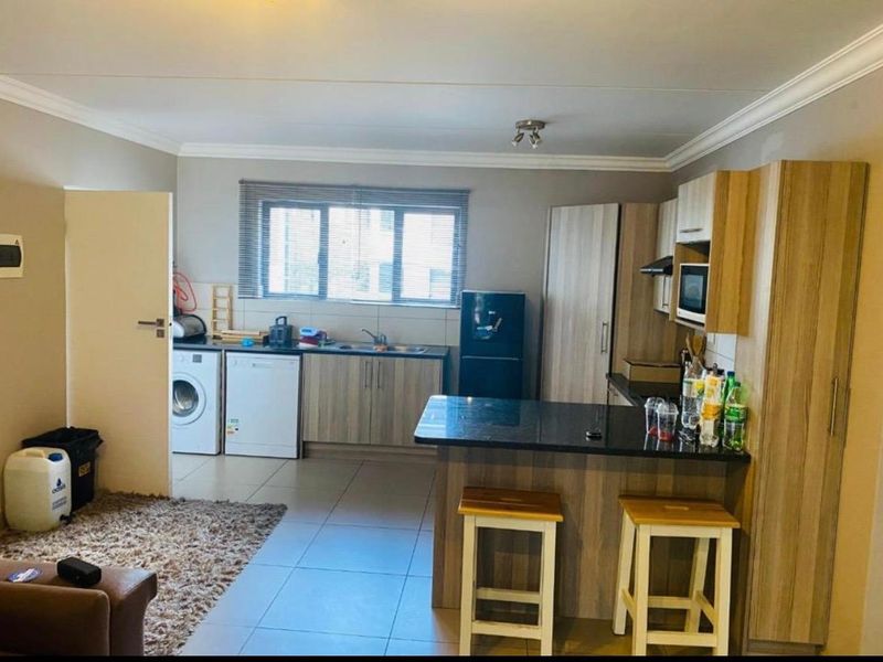 2 Bedroom to rent in Chartwell Fourways - Photo 2