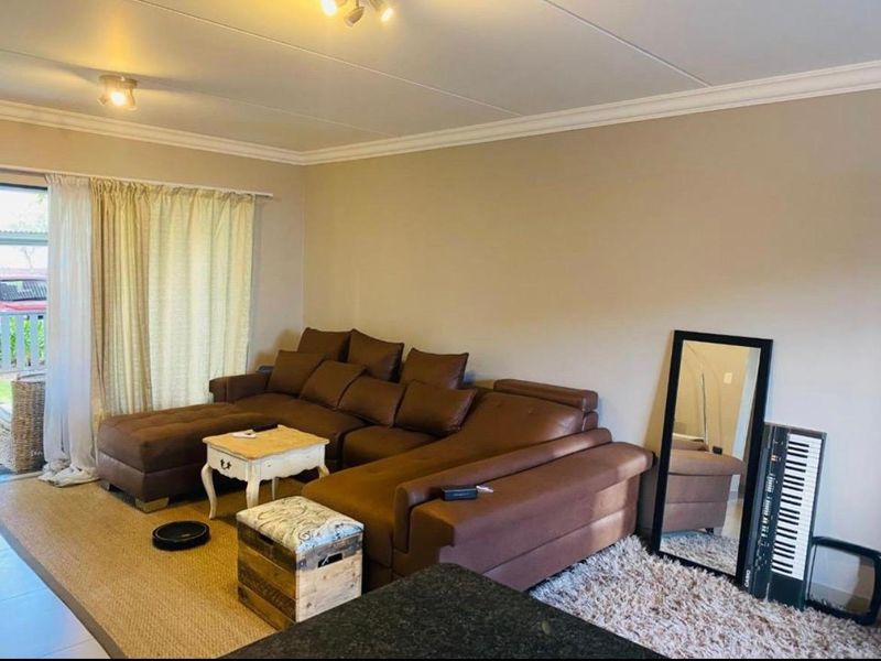 2 Bedroom to rent in Chartwell Fourways - Photo 10