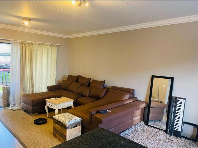 2 Bedroom to rent in Chartwell Fourways - Photo 9