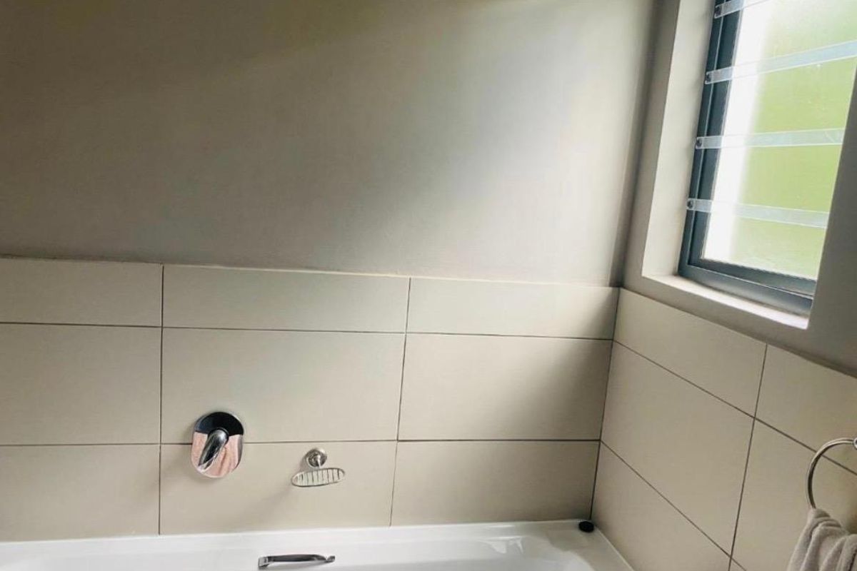 2 Bedroom to rent in Chartwell Fourways - Photo 3