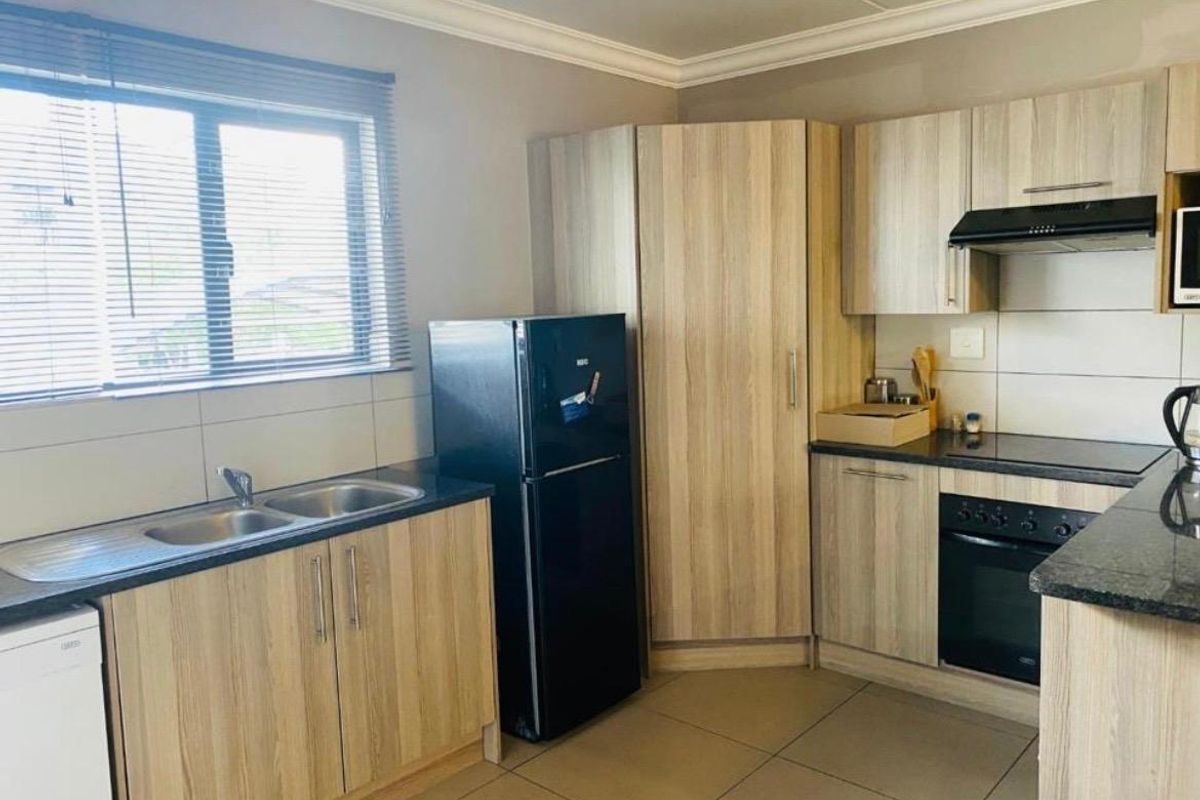 2 Bedroom to rent in Chartwell Fourways - Photo 5