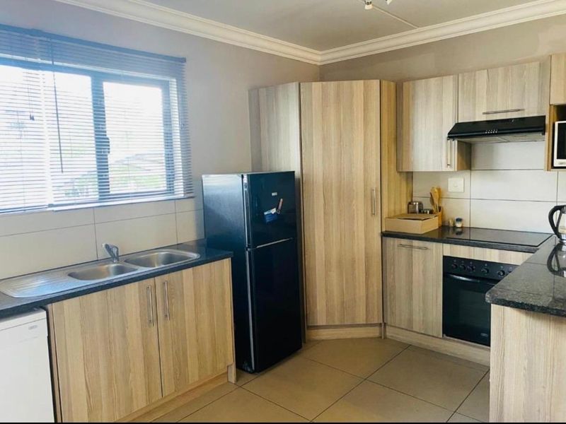 2 Bedroom to rent in Chartwell Fourways - Photo 5