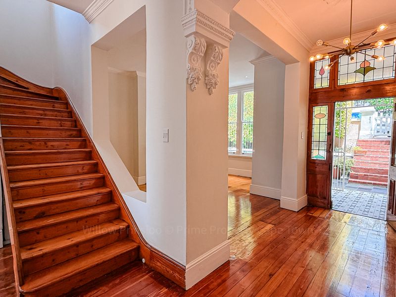 The Most Comfortable, Character-Filled Home to Rent in the Heart of Three Anchor Bay Cape Town! - Photo 3