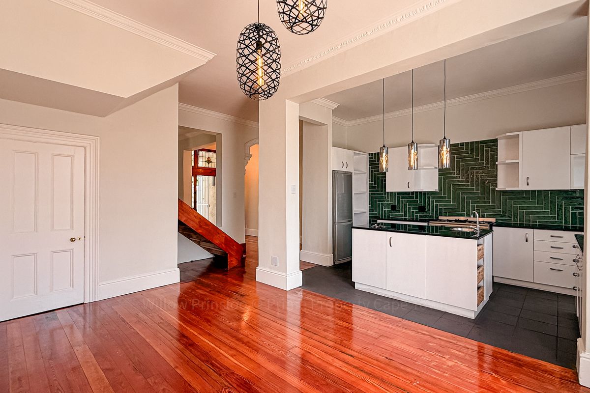 The Most Comfortable, Character-Filled Home to Rent in the Heart of Three Anchor Bay Cape Town! - Photo 2