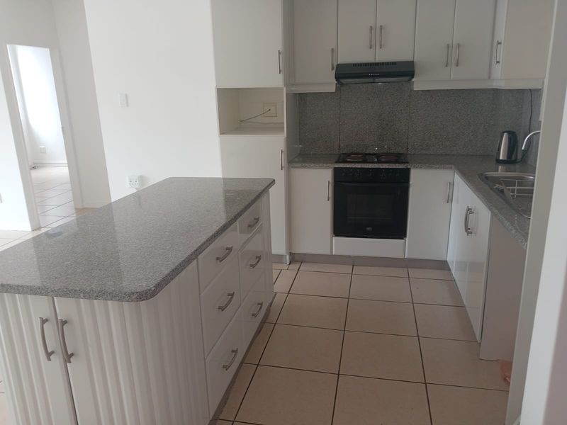 Prime  Property Presents A Stunning Two Bedroom Apartment Situated In Umhlanga Ridge For Sale - Photo 2