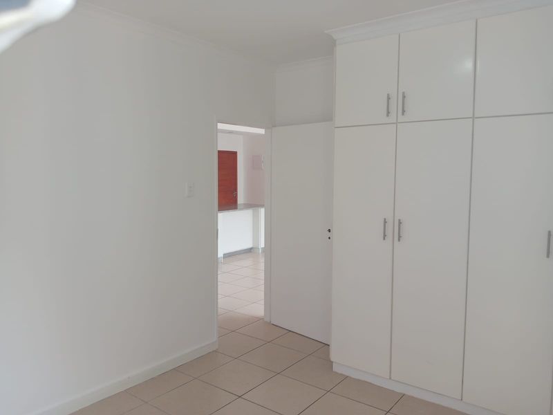 Prime  Property Presents A Stunning Two Bedroom Apartment Situated In Umhlanga Ridge For Sale - Photo 6