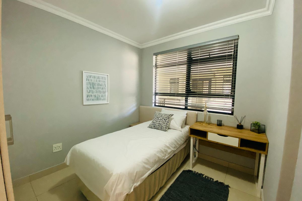 Prime  Property Presents A Stunning Two Bedroom Apartment Situated In Umhlanga Ridge For Sale - Photo 5