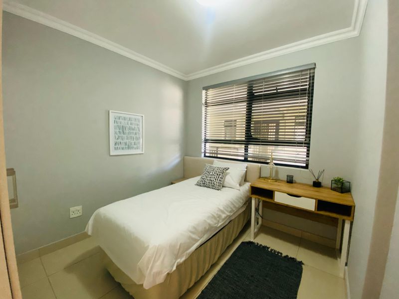Prime  Property Presents A Stunning Two Bedroom Apartment Situated In Umhlanga Ridge For Sale - Photo 5