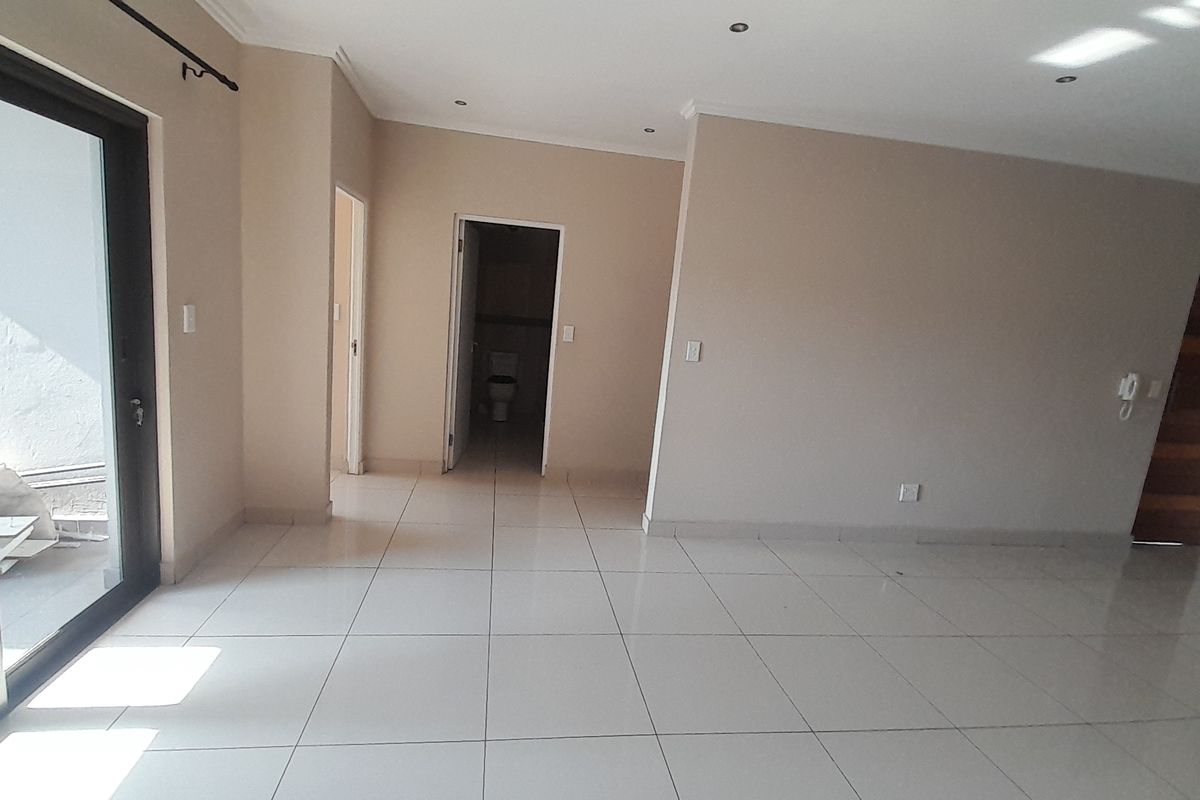 Modern 2-Bed, 2-Bath Apartment with Secure Parking — Move-In Ready! - Photo 5