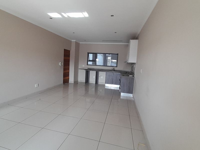 Modern 2-Bed, 2-Bath Apartment with Secure Parking — Move-In Ready! - Photo 4