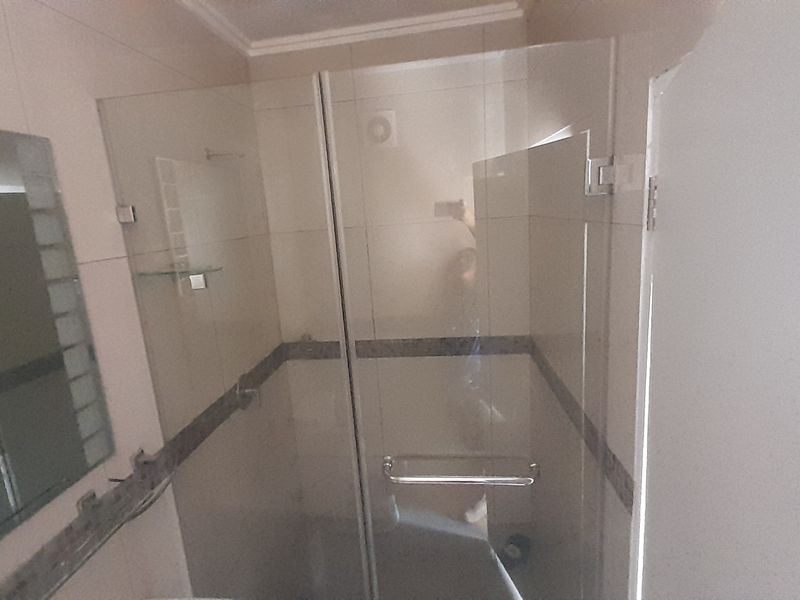 Modern 2-Bed, 2-Bath Apartment with Secure Parking — Move-In Ready! - Photo 8