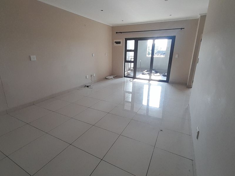 Modern 2-Bed, 2-Bath Apartment with Secure Parking — Move-In Ready! - Photo 3