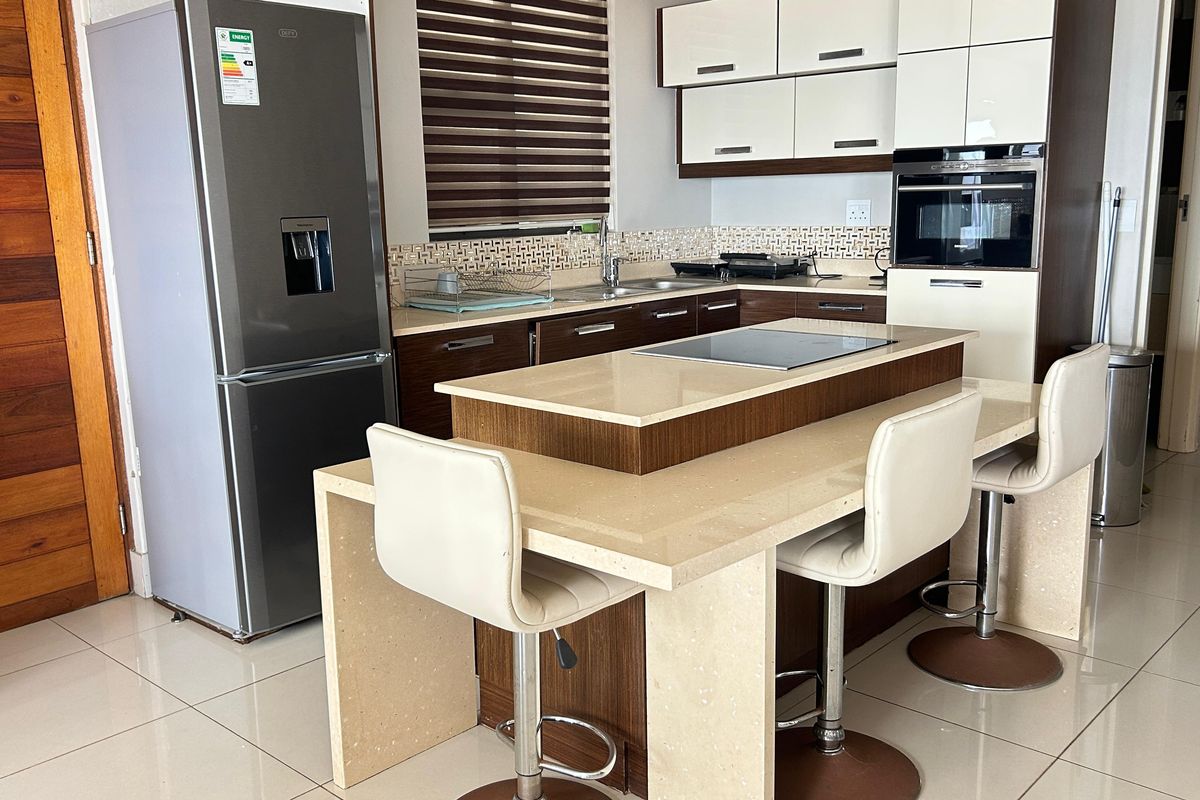 Fully furnished and charming 3 bedroom - Prime property's feature - Photo 2