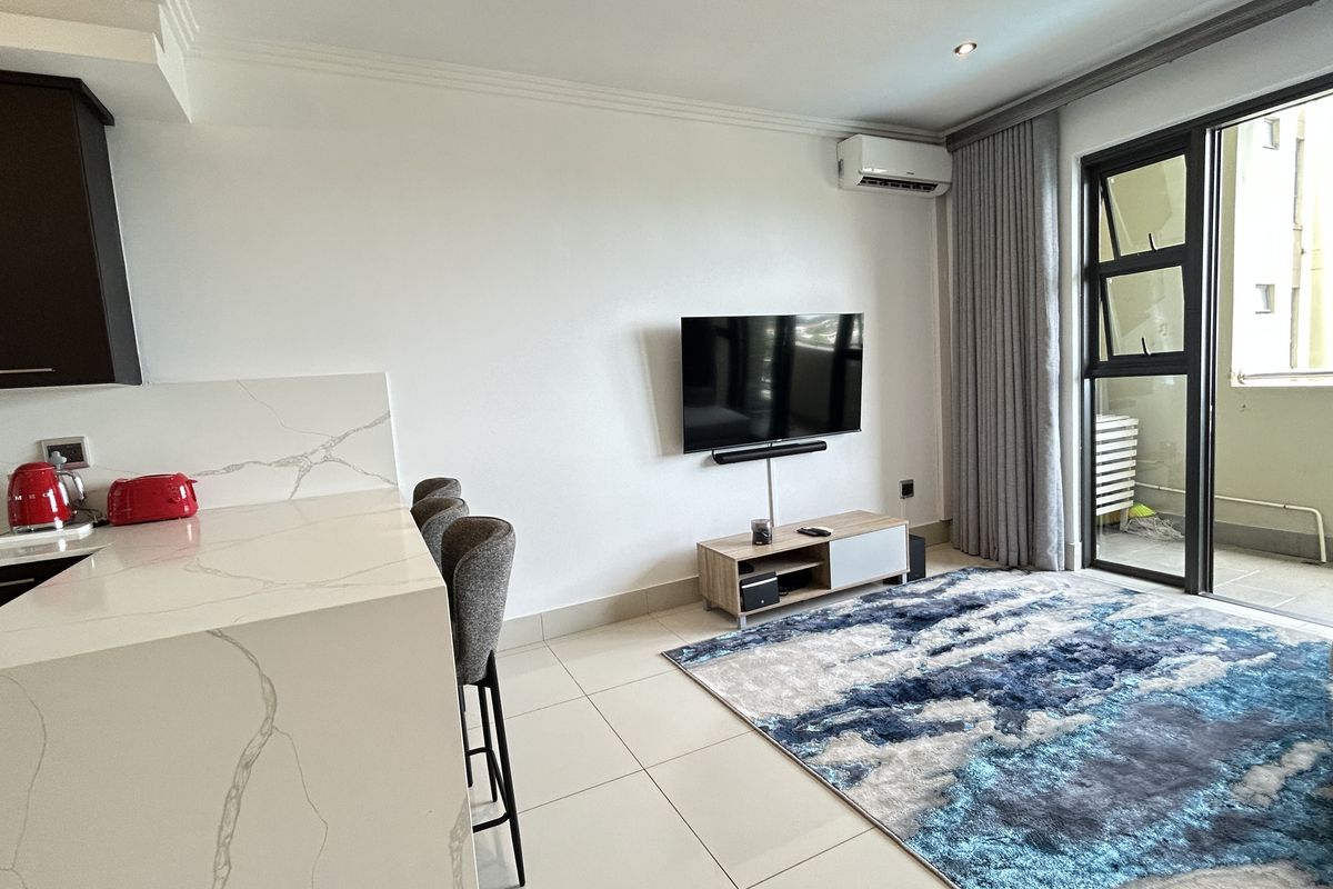 Fully furnished and charming 2 bedroom - Prime property's feature - Photo 5