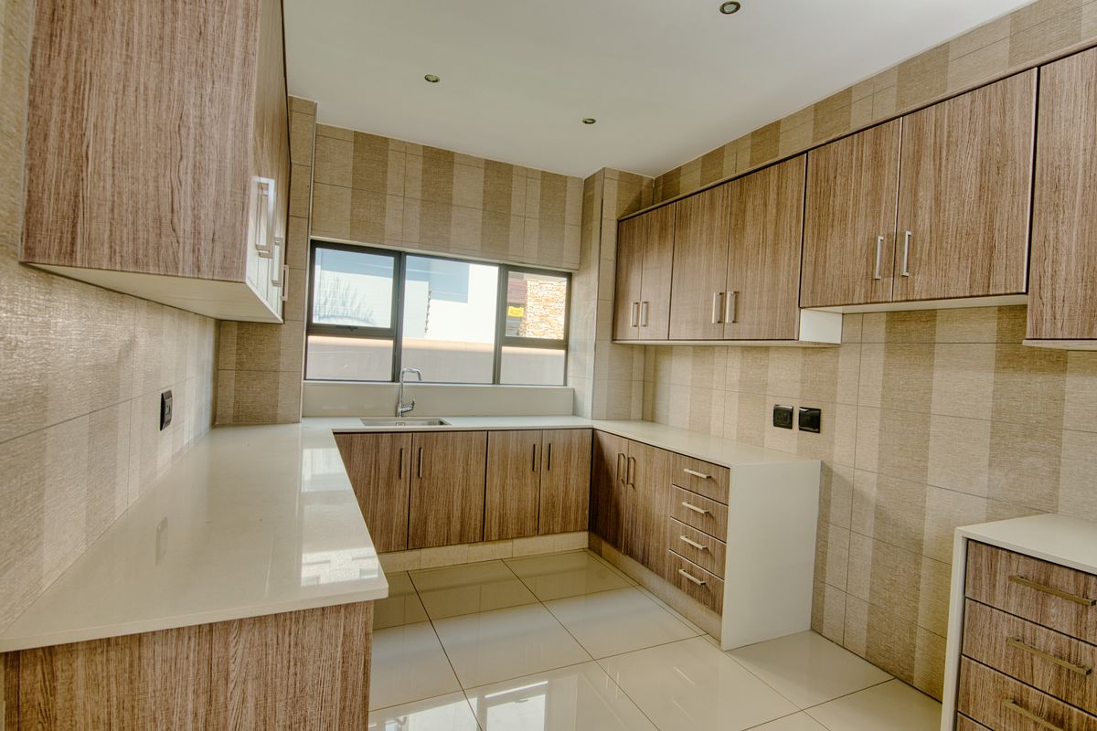 This is more than just a house—it's a lifestyle upgrade in one of Umhlanga's most prestigious Estate - Photo 5