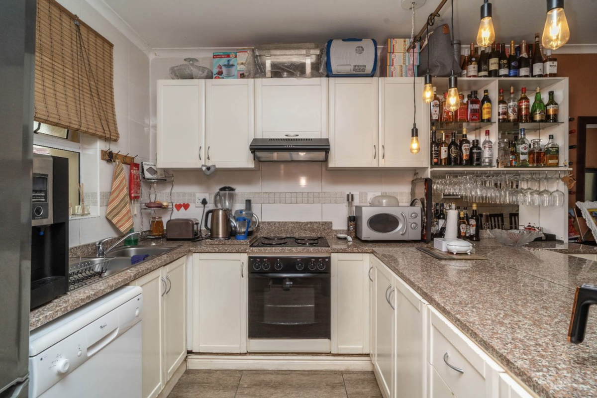 Modern 2 Bedroom Apartment for Sale in Umhlanga Ridge. - Photo 5