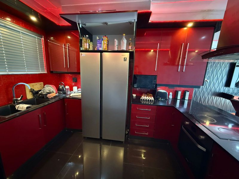 Modern, Fully Furnished Coastal Living in the Heart of Umdloti - Photo 4