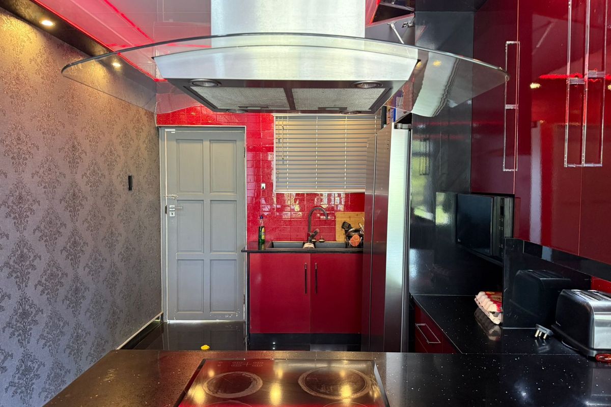 Modern, Fully Furnished Coastal Living in the Heart of Umdloti - Photo 2