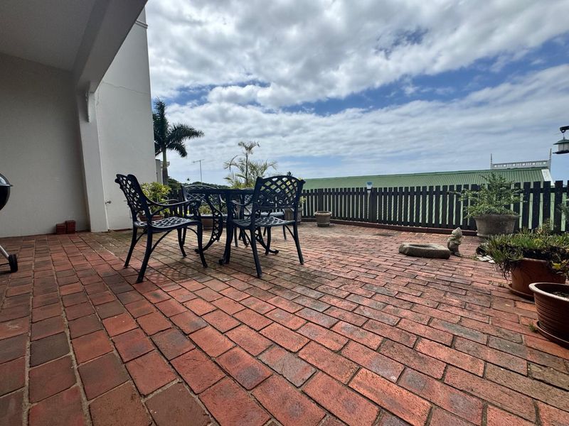 Spacious 4-Bedroom Townhouse For sale. - Photo 10