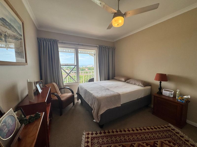 Spacious 4-Bedroom Townhouse For sale. - Photo 7