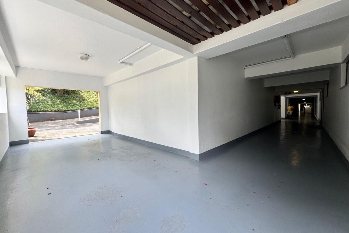 Spacious 3-Bedroom Apartment For Sale. - Photo 5