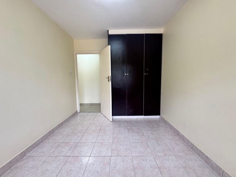 Spacious 3-Bedroom Apartment For Sale. - Photo 10