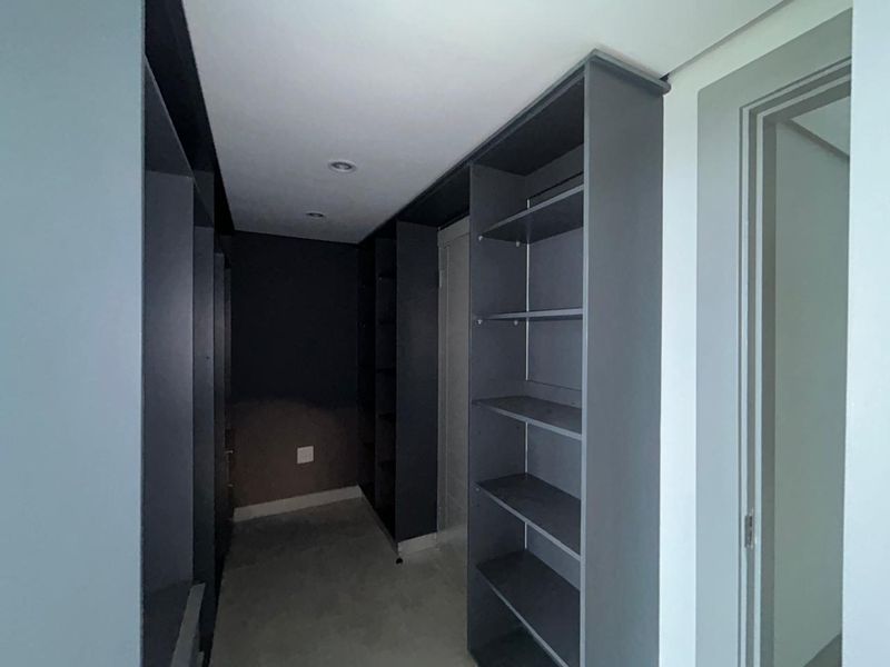 Modern 2 Bedroom Apartment in Umhlanga Ridgeside - Photo 5