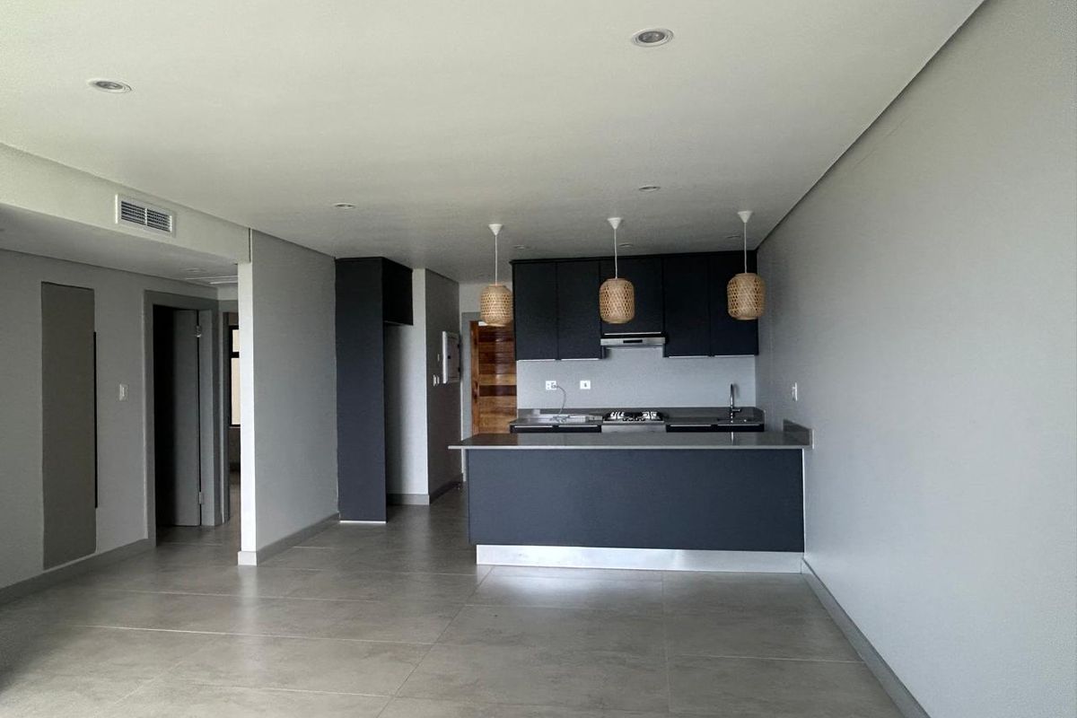 Modern 2 Bedroom Apartment in Umhlanga Ridgeside - Photo 2