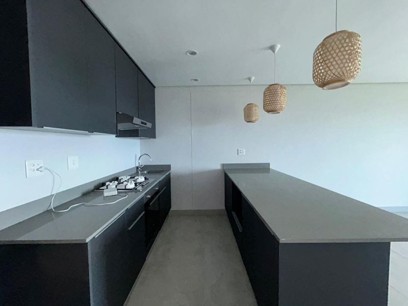 Modern 2 Bedroom Apartment in Umhlanga Ridgeside - Photo 3