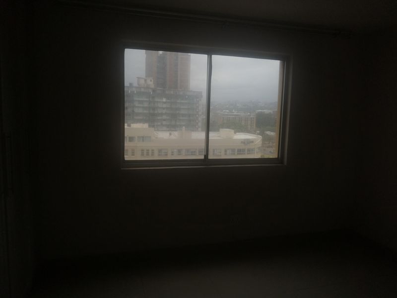 3 Bedroom 2 Bathroom Apartment With Sea Views  To Let - Photo 9