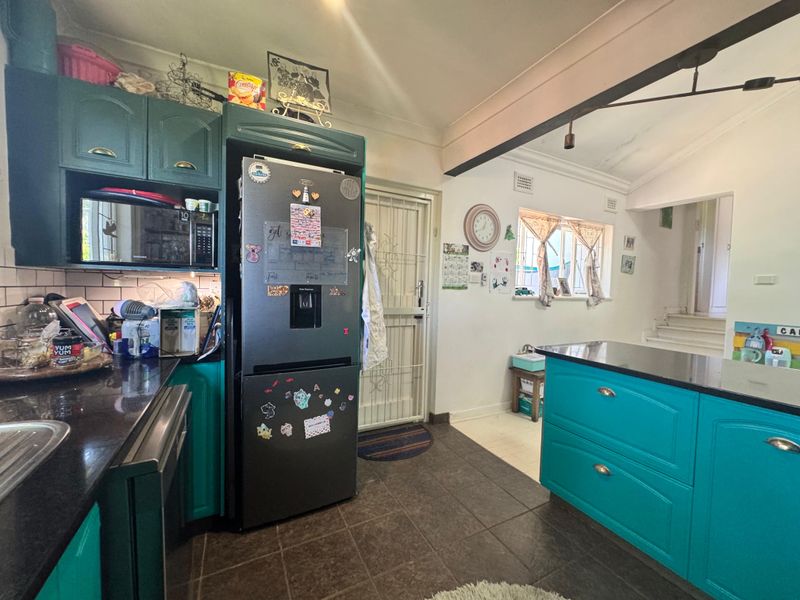 3-Bedroom Family Home For Sale In Park Hill. - Photo 4