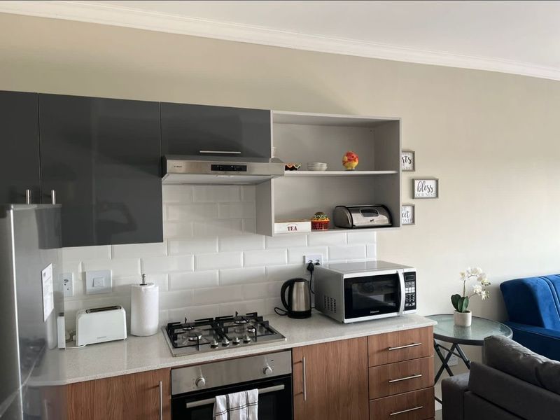 Modern 2 Bedroom Apartment in Umhlanga Ridge - Photo 2