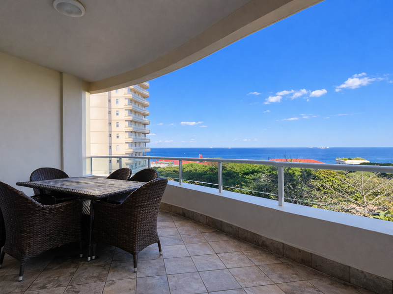 Luxury Beachfront 2 bed with Sea Views, Backup Power & Direct Beach Access! - Photo 5