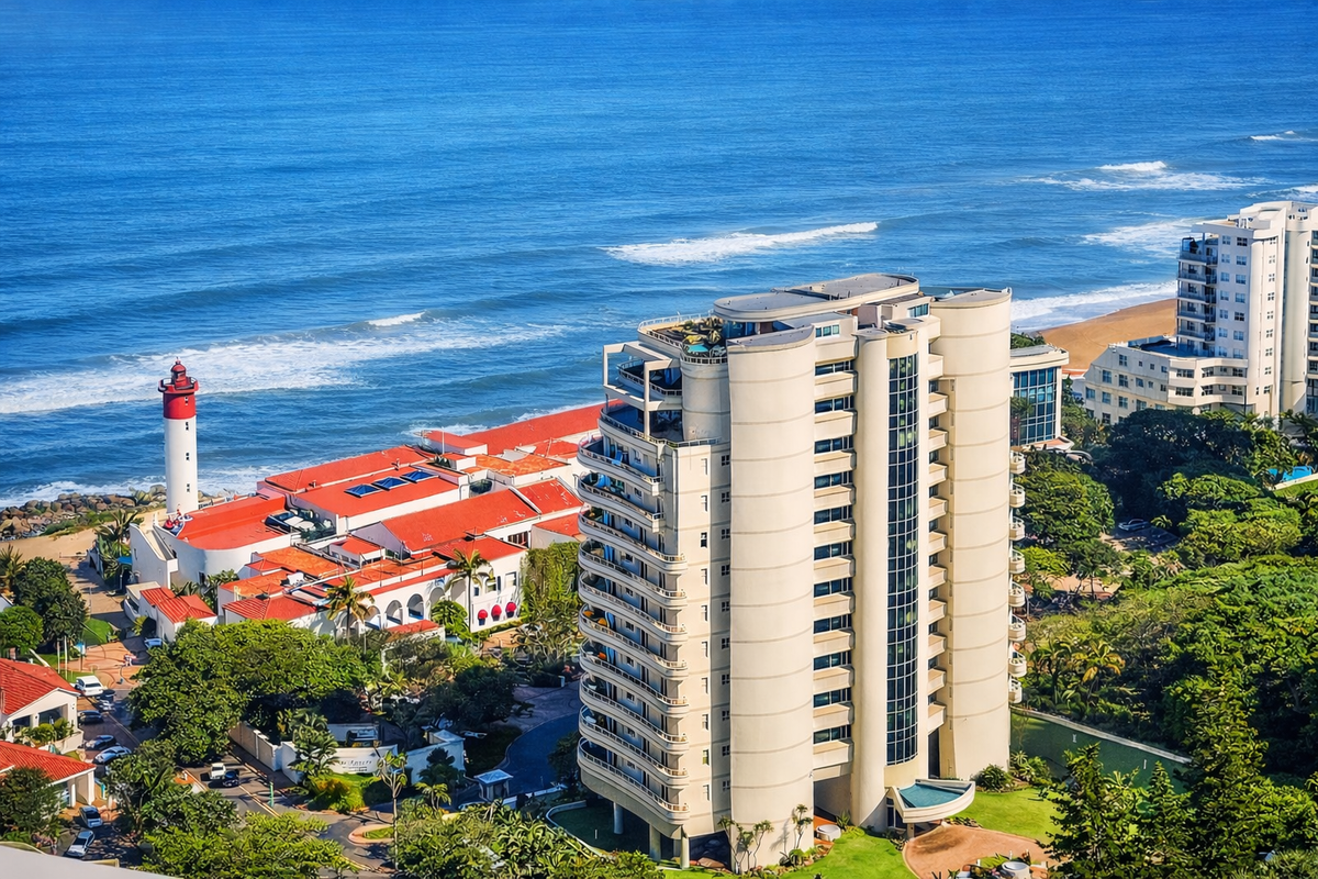 Luxury Beachfront 2 bed with Sea Views, Backup Power & Direct Beach Access! - Photo 4