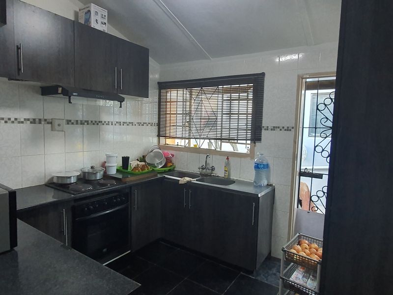 Perfect Family Home - plus 3 rental income units - Photo 8