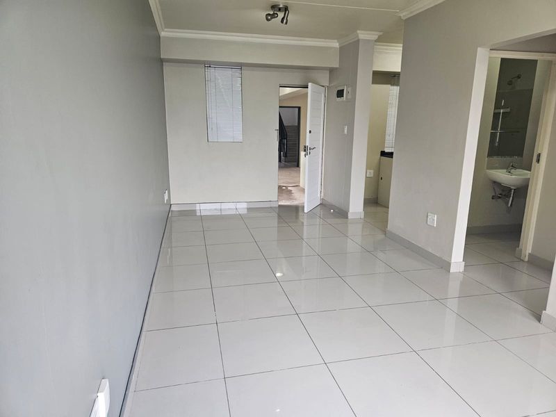 Prime Property presents Manhattan Mews one bedroom for rent - Photo 4