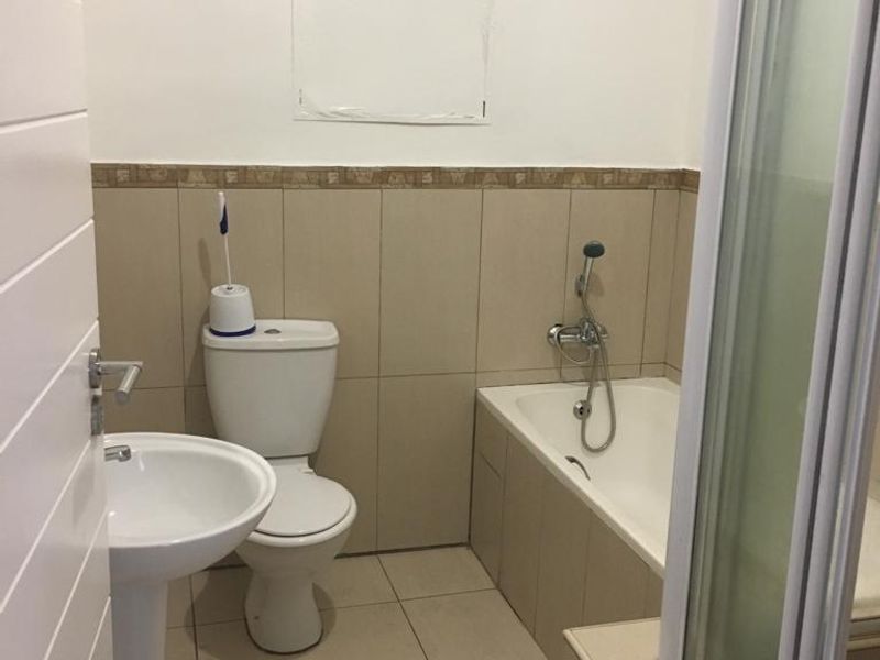 Prime property presents secure and spacious - Photo 7