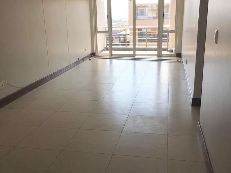 Prime property presents secure and spacious - Photo 4