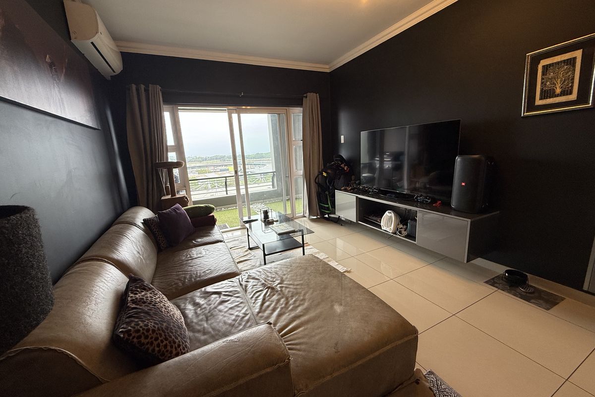 Stunning 2 Bed 2 Bath in Central Umhlanga - Photo 2