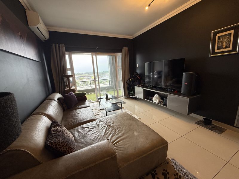 Stunning 2 Bed 2 Bath in Central Umhlanga - Photo 2