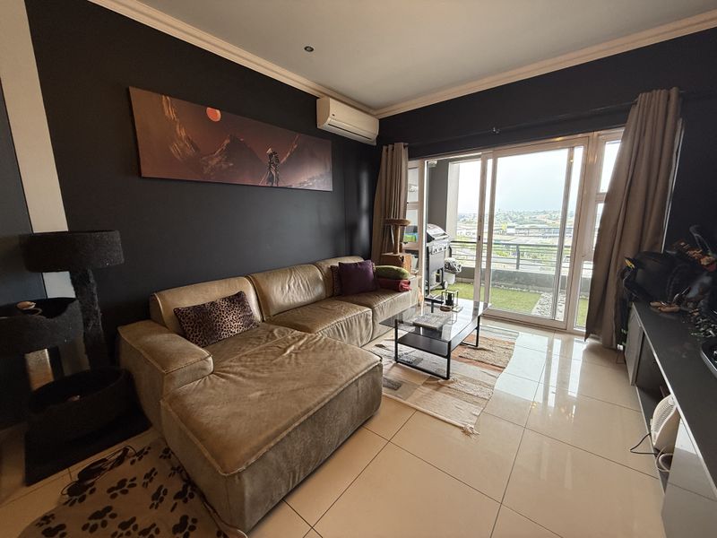 Stunning 2 Bed 2 Bath in Central Umhlanga - Photo 3