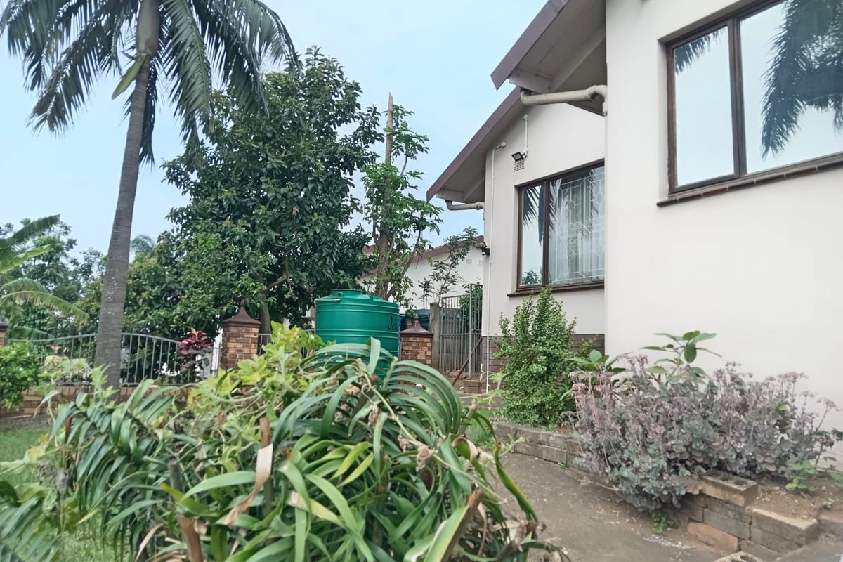 Here’s the Perfect Opportunity to Settle in a Well-Loved, Family-Friendly Neighborhood - Photo 3