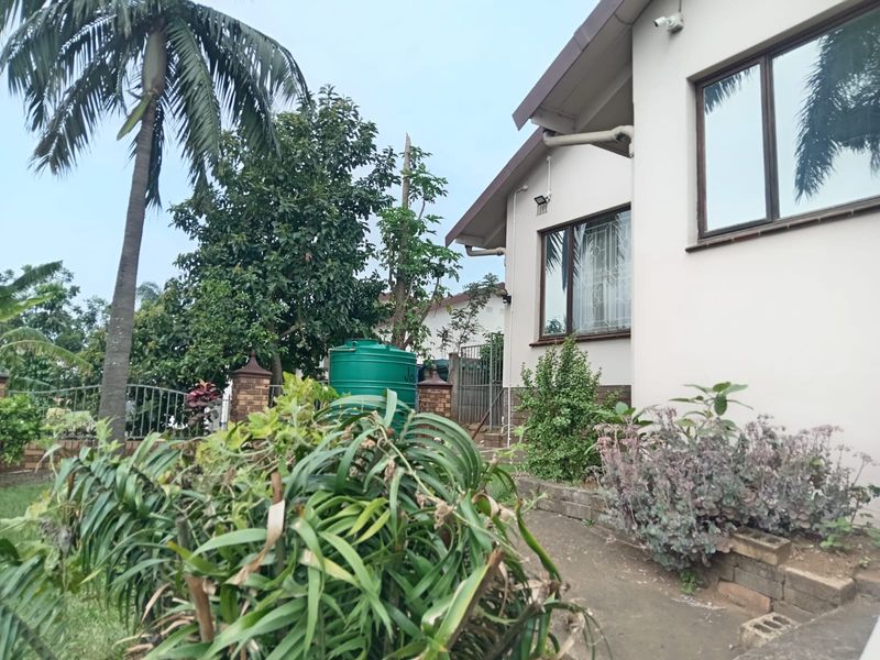 Here’s the Perfect Opportunity to Settle in a Well-Loved, Family-Friendly Neighborhood - Photo 3