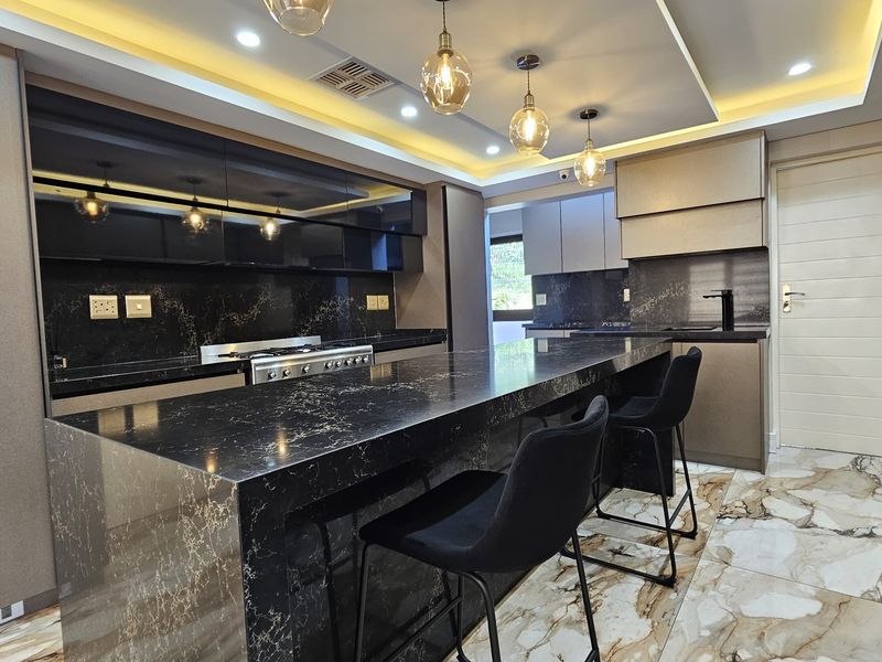 Welcome to the Spectacular La Belle – Prestigious Living in Izinga Estate - Photo 3